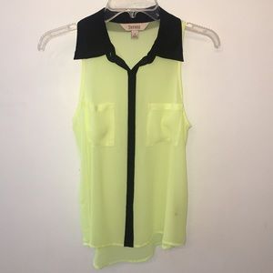 Decree sleeveless Black/Yellow button down